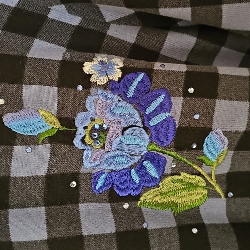 Quacker Factory Womens Purple Checkered Shirt with Floral Embroidery - Picture 3 of 10